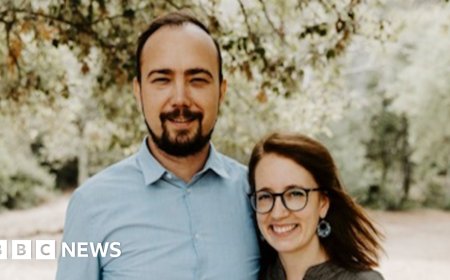 US trades Taliban prisoner for two American detainees