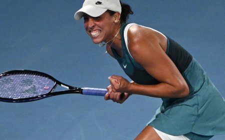 Keys defeats Swiatek to reach Australian Open final against Sabalenka