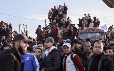 ‘I’d crawl if I have to’: Palestinians eager to return to northern Gaza