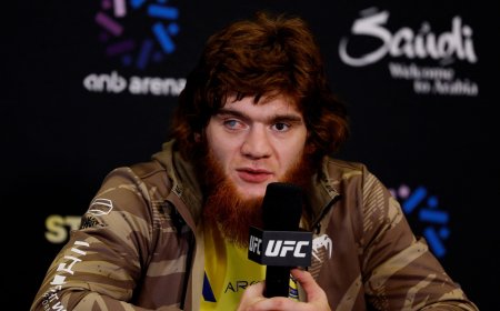 Ronaldo meets UFC fighter Magomedov before Saudi Arabia MMA event