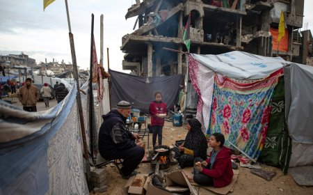 Fear and condemnation in Gaza as Israel threatens to resume war