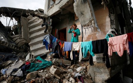 Hamas says three captives to be released amid ceasefire deal collapse fears