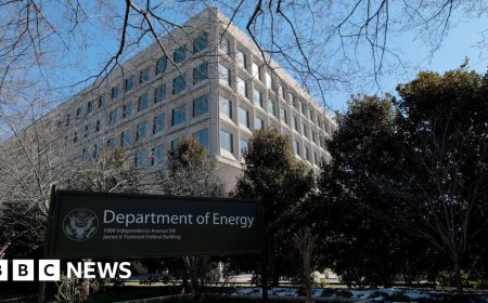 US government tries to rehire nuclear staff it fired days ago