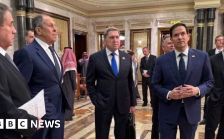 Russia won't accept Nato troops in Ukraine, Lavrov says after talks with US