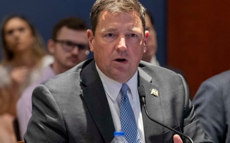 Federal prosecutor blames Trump administration pressure for resignation