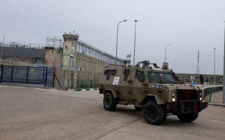 Why has Israel suspended the release of Palestinian prisoners?