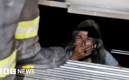 Chile power cut: 'We were trapped like sardines in the dark'