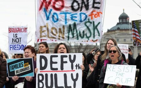 Trump memo calls on US federal agencies to prepare for mass layoffs