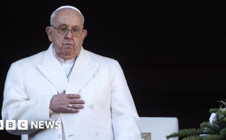 Pope has 'isolated' breathing crisis in hospital, Vatican says