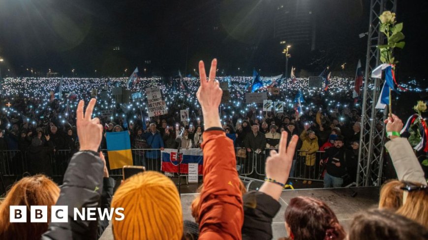 Tens of thousands protest in Slovakia against PM Fico