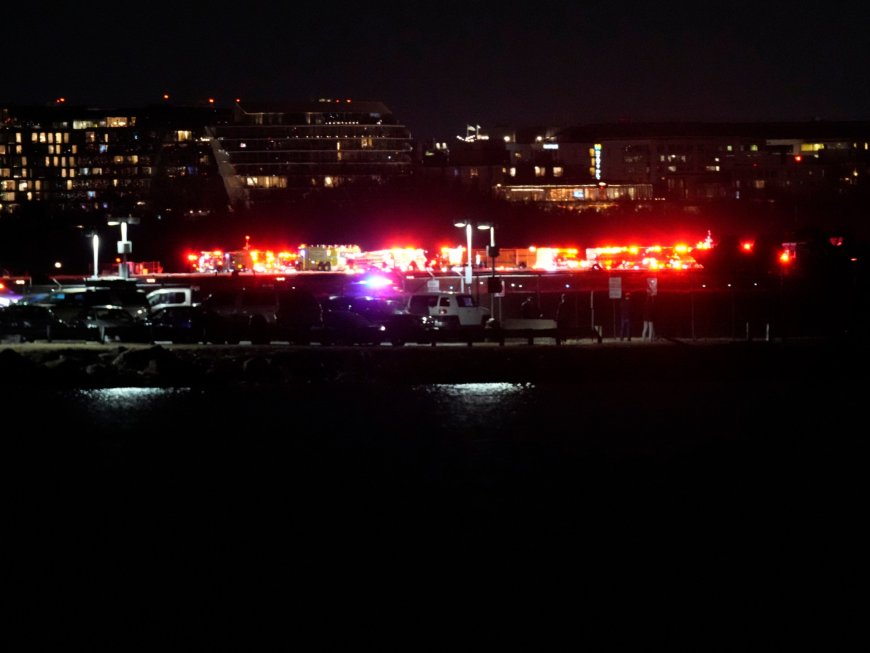 Plane collides with helicopter midair in Washington, DC