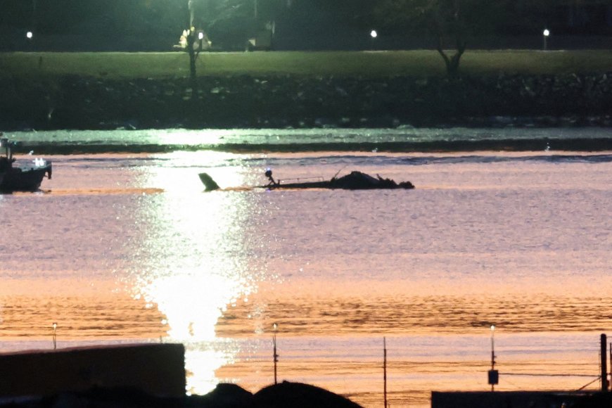 No survivors likely in US midair collision, officials say