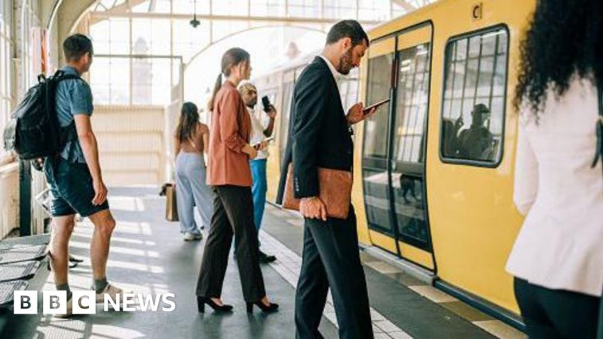 Man launches fight against fine for loudspeaker call at French station