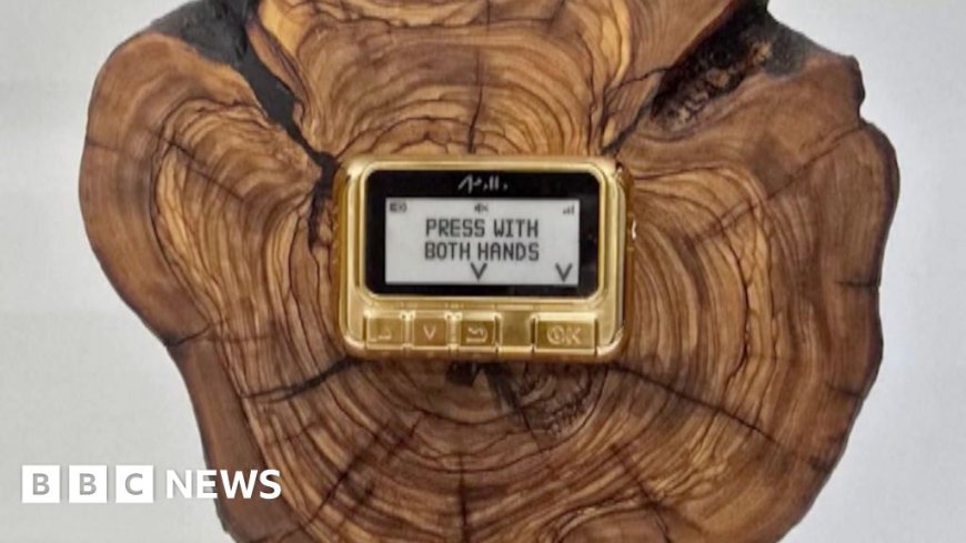 Netanyahu gifts Trump a golden pager during US visit