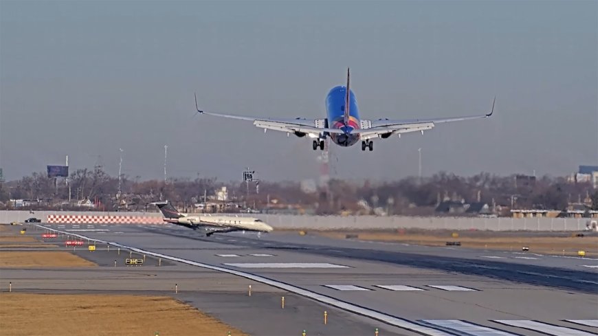 Southwest airliner aborts landing to avoid collision at Chicago airport